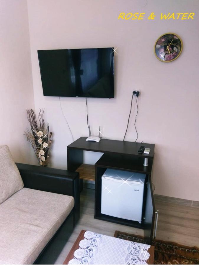 Rose & Water Guest House Pavel Banya Exterior foto