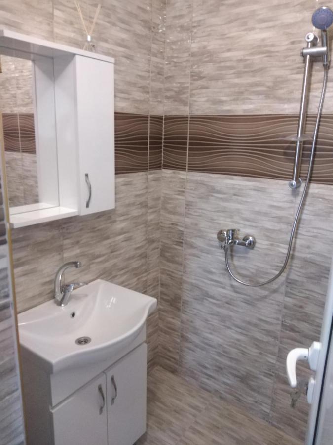 Rose & Water Guest House Pavel Banya Exterior foto